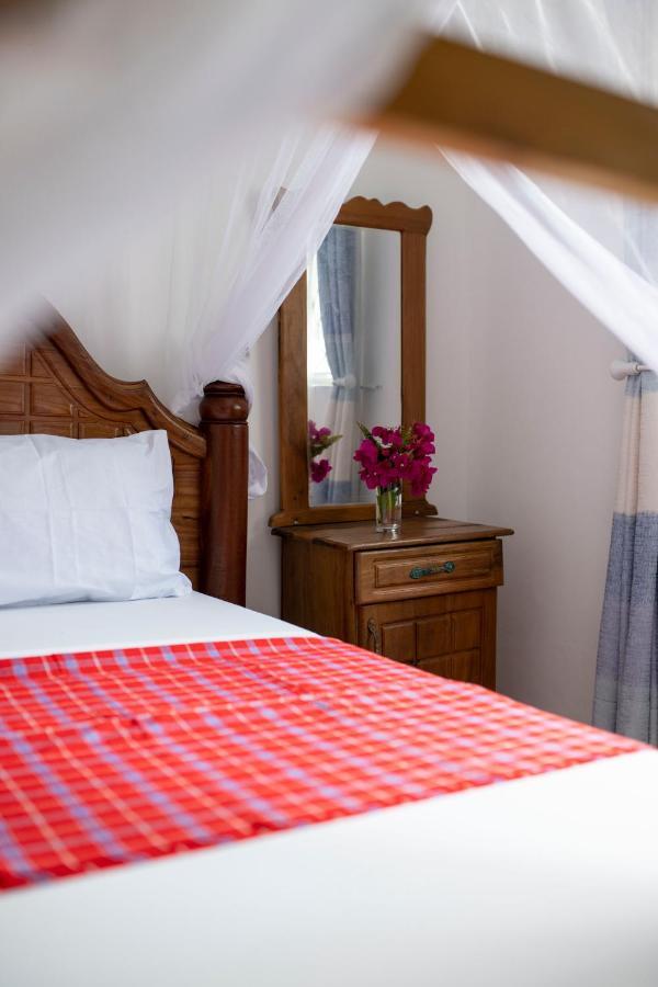 Uroa Beach Lodge 외부 사진