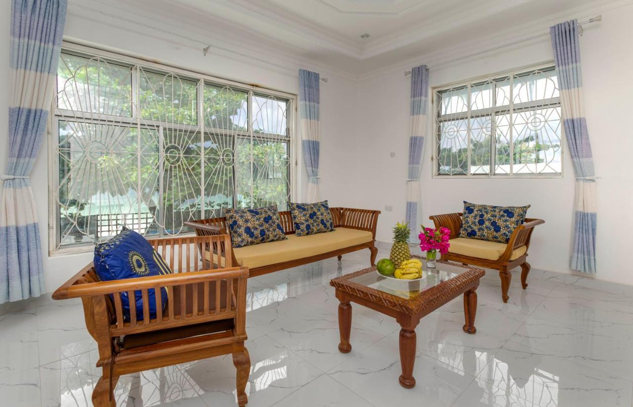 Uroa Beach Lodge 외부 사진